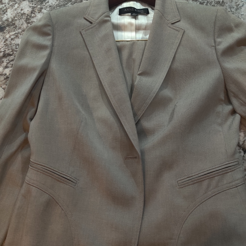 Annie Klein Suit Petite NWT
